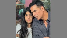 অনলাইন গেমে অক্ষয়ের মেয়েকে অশালীন প্রস্তাব 