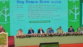 ‘শিক্ষকদের বেতন স্কেলগুলো প্রমাণ দেয় তাদের সম্মান কোথায়’