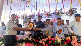 বাঁশখালীতে অবসরপ্রাপ্ত ৪ শিক্ষককে রাজকীয় বিদায় 