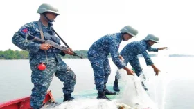 মা ইলিশ সংরক্ষণে ১৭ যুদ্ধজাহাজ মোতায়েন