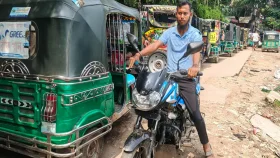 নবীনগর পৌর শহরে অসহনীয় যানজট, বাড়ছে ভোগান্তি 