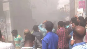 আশুলিয়ায় পোশাক কারখানায় আগুন, নিয়ন্ত্রণে ৬ ইউনিট