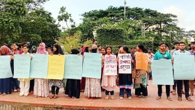 শাবিপ্রবির ২৫ শিক্ষার্থীর বহিষ্কারাদেশ প্রত্যাহারের দাবিতে মানববন্ধন