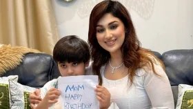 ছেলের সঙ্গে কেক কেটে অপুর জন্মদিন উদযাপন