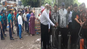 সড়ক দখলমুক্ত রাখতে ডিএসসিসি’র অভিযান 