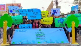 জলবায়ু পরিবর্তনের প্রভাব নিয়ে লালমনিরহাটে তরুণদের ফ্ল্যাশমব