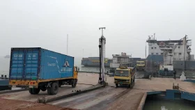 দৌলতদিয়া-পাটুরিয়া নৌরুটে ফেরি চলাচল স্বাভাবিক
