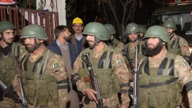 পাক সেনাদের ওপর ভারী অস্ত্র নিয়ে আফগানিস্তানের হামলা 