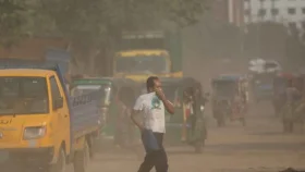 দূষিত শহরের তালিকায় ৫ম স্থানে ঢাকা