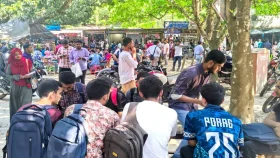 রাকসু নির্বাচন: শেষ দিনের প্রচারণায় মুখর রাবি ক্যাম্পাস