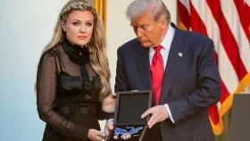 চার্লি কার্ককে মরণোত্তর পদক দিলেন ট্রাম্প