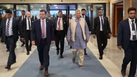 রোম সফর শেষে দেশে ফিরছেন প্রধান উপদেষ্টা