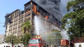 চট্টগ্রামে কারখানায় আগুন: আটকে পড়া ২৫ শ্রমিক উদ্ধার