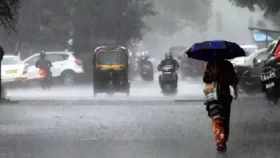 অতি প্রবল ঘূর্ণিঝড়ের শঙ্কা