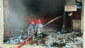 শাহজালালে অগ্নিকাণ্ডের ঘটনায় ৬ সদস্যের তদন্ত কমিটি
