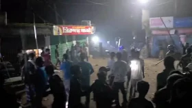 পুকুরে গোসল করা নিয়ে বিরোধের জের সংঘর্ষ, আহত ৩০