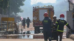 ২১ ঘণ্টায়ও নেভেনি আগুন, শাহজালালে চলছে উদ্ধারকাজ