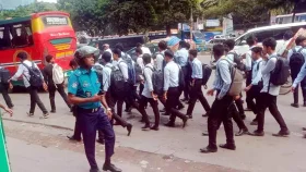 ঢাকা কলেজ ও আইডিয়াল কলেজের শিক্ষার্থীদের সংঘর্ষ