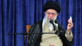 পরমাণু ইস্যুতে যুক্তরাষ্ট্রের হস্তক্ষেপ অগ্রহণযোগ্য: খামেনি