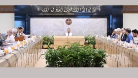 মামলায় পলাতক আসামি নির্বাচনে করতে পারবেন না