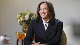 ফের নির্বাচনে প্রতিদ্বন্দ্বিতার ইঙ্গিত কমালা হ্যারিসের