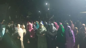 রাবি অধ্যাপকের বিতর্কিত পোস্ট, বিক্ষোভ শিক্ষার্থীদের