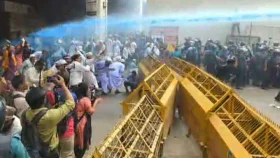 ইবতেদায়ি শিক্ষকদের পদযাত্রায় জলকামান, সাউন্ড গ্রেনেড