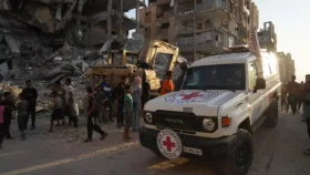 গাজায় ভেঙে ইসরায়েলের হামলা, নিহত ১৮