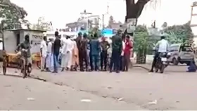 তাড়াশে দুঃস্থদের দুম্বার মাংস ছিনতাইয়ের অভিযোগ