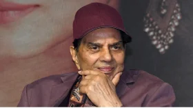 অভিনেতা ধর্মেন্দ্র আইসিইউতে 