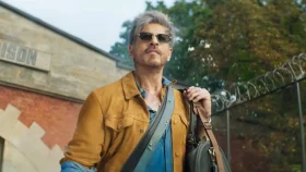 জন্মদিনে ভক্তদের চমক দিলেন শাহরুখ খান