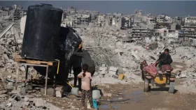 ক্ষুধা-শীতে বিপর্যস্ত গাজার ফিলিস্তিনিরা