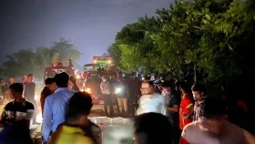 দলীয় সভা থেকে ফেরার পথে ট্রাকচাপায় ৩ বিএনপিকর্মী নিহত