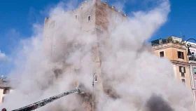 রোমে টাওয়ার ধসে রোমানিয়ান নাগরিকের মৃত্যু