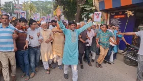 টাঙ্গাইল-৫ আসনে বিএনপির মনোনয়ন দাবিতে ২ পক্ষের মিছিল