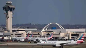 শাটডাউনে বিপর্যস্ত যুক্তরাষ্ট্র, শত শত ফ্লাইট বাতিল