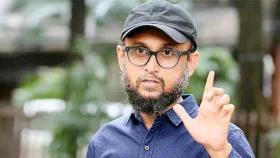 বিচারের রায় ঘনিয়ে আসায় উন্মাদ হয়ে এখন নতুন ‘থিওরি’: উপদেষ্টা ফারুকী