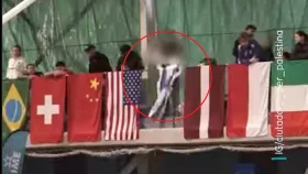 ফেন্সিং বিশ্বকাপ ভেন্যুতে ইসরায়েলি পতাকা নামিয়ে ফিলিস্তিনের প্রতি সংহতি 