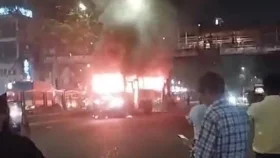 রাজধানীর ৮ স্থানে ককটেল বিস্ফোরণ, ৩ বাসে আগুন