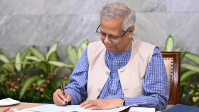 জুলাই সনদ আদেশের সারসংক্ষেপে প্রধান উপদেষ্টার স্বাক্ষর