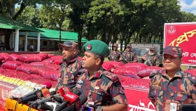 সীমান্তে কোটি টাকার চোরাই মালামাল জব্দ