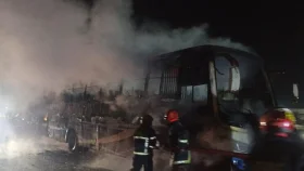 ঢাকা-টাঙ্গাইল মহাসড়কে চলন্ত বাসে আগুন
