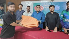 ঢাকা কলেজ শিক্ষার্থীদের মাঝে ছাত্রশিবিরের শীতবস্ত্র বিতরণ