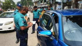 ট্রাফিক আইন লঙ্ঘনে ডিএমপির ১৫৯৭ মামলা