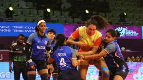 টানা তিন জয়ে সেমিফাইনালের পথে ভারত