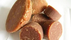 খাঁটি গুড় চিনবেন কীভাবে