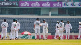 জয়ের দোরগোড়ায় বাংলাদেশ