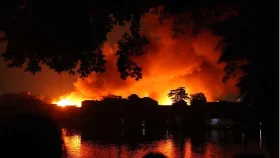 রাজধানীর কড়াইল বস্তিতে আগুন, নিয়ন্ত্রণে ১৬ ইউনিট 