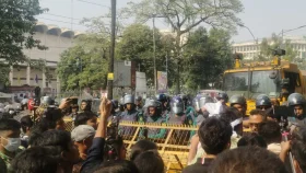 যমুনা অভিমুখে ৪৭ তম বিসিএস পরীক্ষার্থীরা, আটকে দিলো পুলিশ