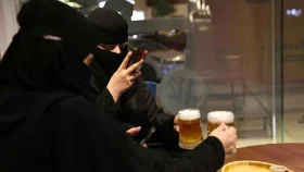 সৌদি আরবে বার চালু, পাওয়া যাবে না মদ!